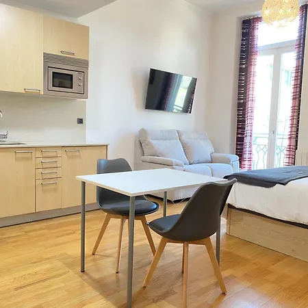 Puerta Del Sol - Centro Apartment