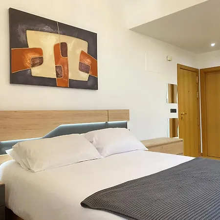 Puerta Del Sol - Centro Apartment